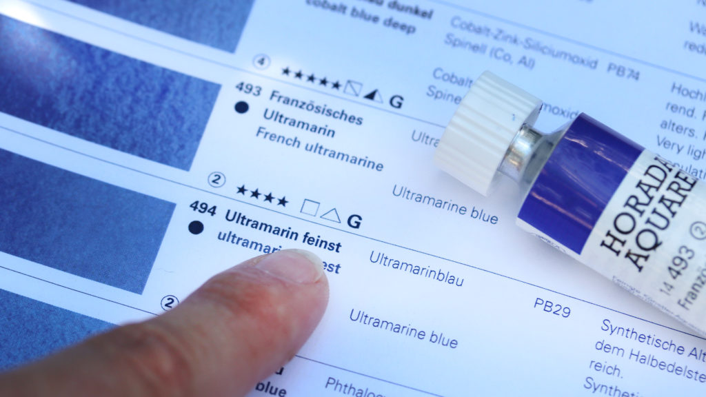 Granulierende Aquarellfarbe – Schmincke Ultramarin Blau: Farbkarte mit den Eigenschaften der Farben und Pigemente