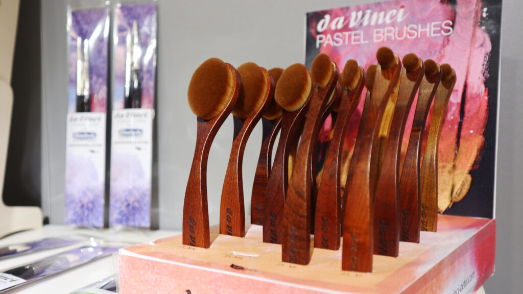 Inspiriert von Kosmetikpinseln: Die Pastel Brushes von da Vinci zum Arbeiten mit Pastellkreiden.