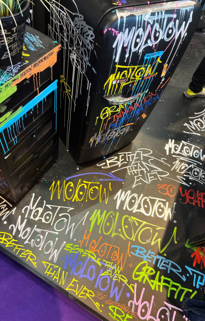 Selbst der Boden wurde bei Molotow zur Leinwand.