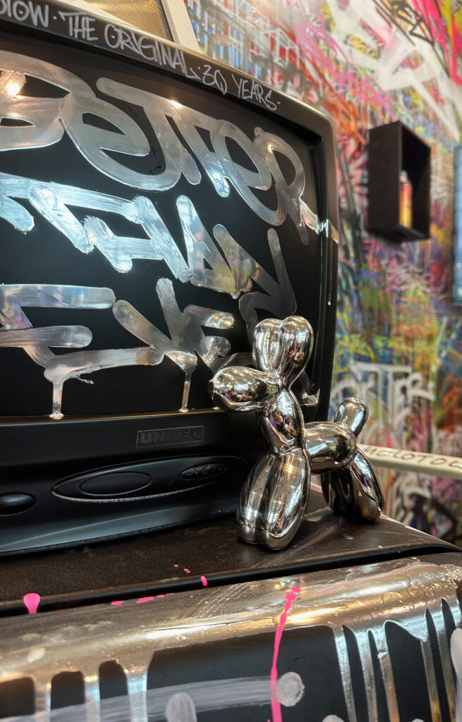 Am Stand von Molotow durften Besucher wirklich alles mit den Markern verzieren und beschriften.