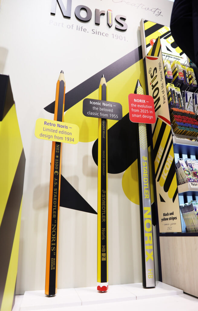 Bleistifte im Großformat: Der Noris von 1934, das Update von 1955 und der innovative Noris von 2025.